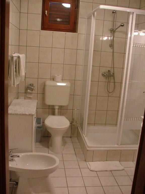 Erdogyoengye Etterem Es Panzio Zalaegerszeg Room photo