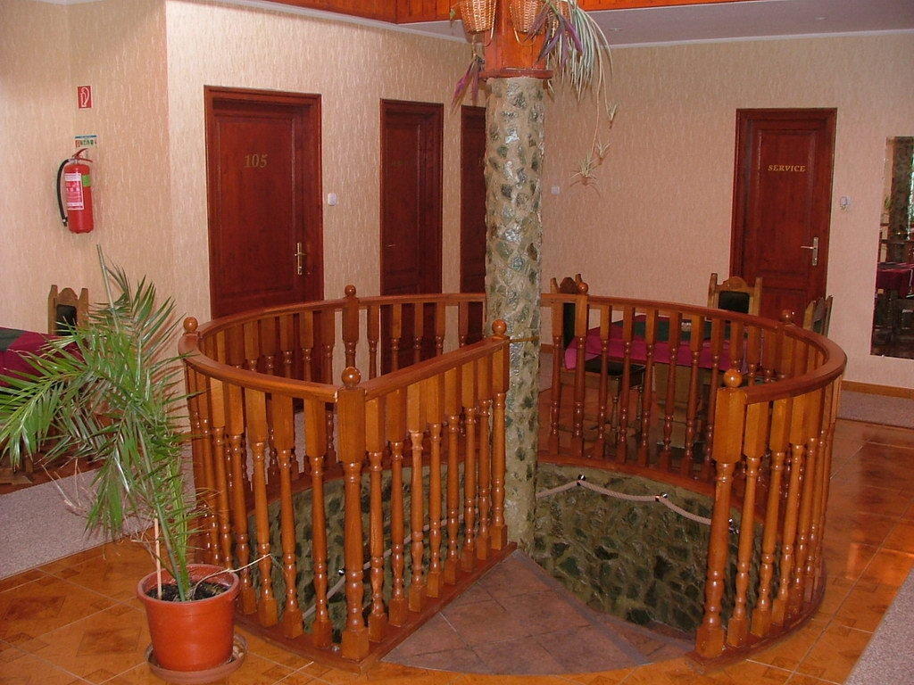 Erdogyoengye Etterem Es Panzio Zalaegerszeg Exterior photo