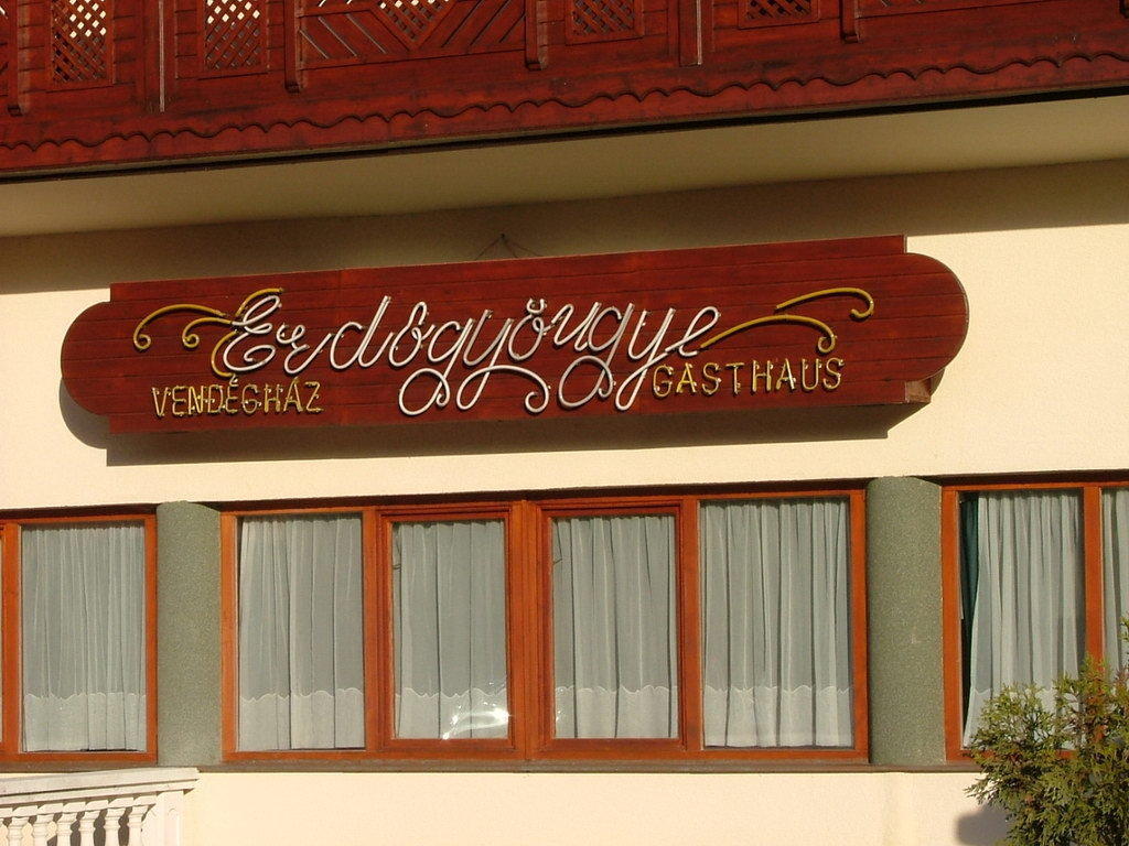 Erdogyoengye Etterem Es Panzio Zalaegerszeg Exterior photo